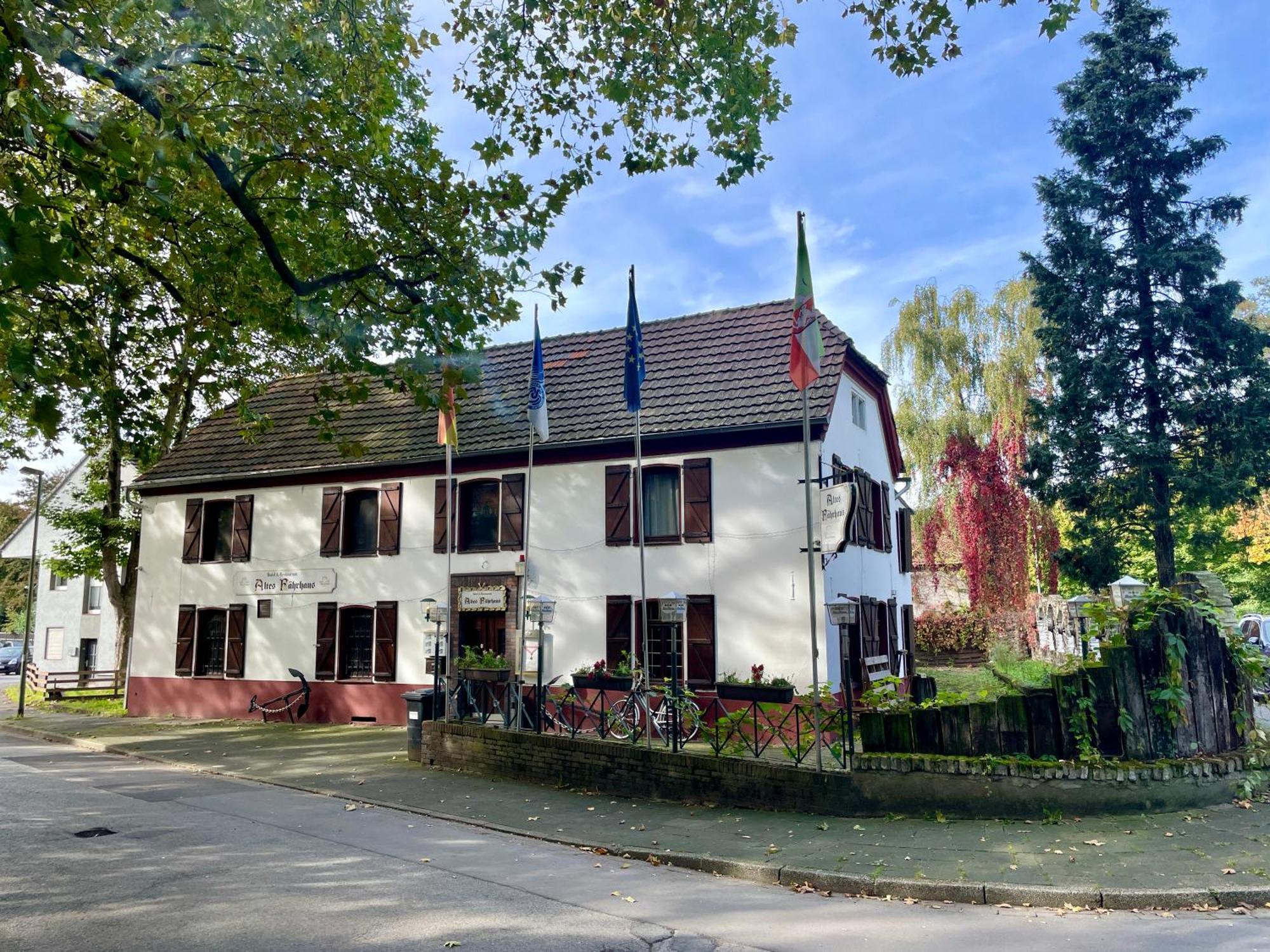Hotel Altes Faehrhaus Duisburg Exteriör bild